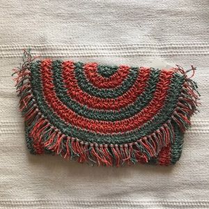 Universal thread clutch bag